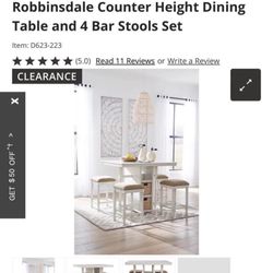 Compact table with chairs