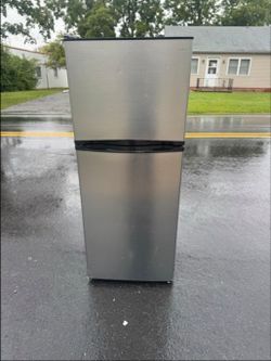 Stainless Steel Top-Freezer Refrigerator