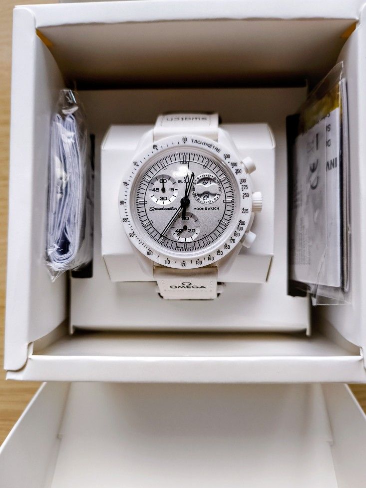 Omega X Swatch Collaboration Snoopy Speedmaster Quartz Watch