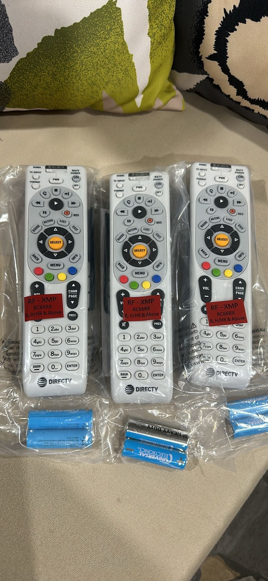 3- DirecTV Universal RF-XMF RC66RX Remote controles! $8 each
