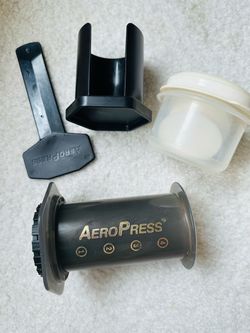 AeroPress  Coffee Maker + Filter