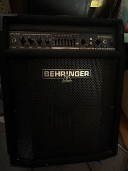 90w Bass Amp Behringer BXL 900