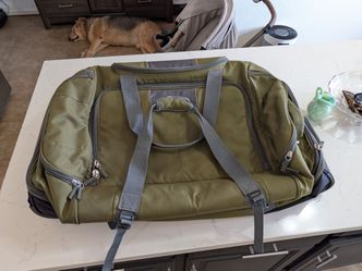 High Sierra Rolling Duffel Bag Travel Bag XL Green