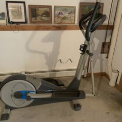 Pro Form Elliptical Trainer XP 115