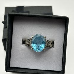 10K White Gold Genuine Blue Topaz Ring Size 5