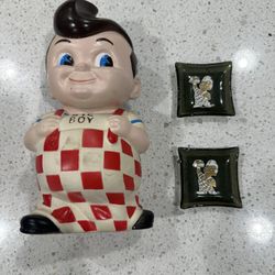 Vintage Bob’s Big Boy coin piggy bank (9”) and two small glass ash trays