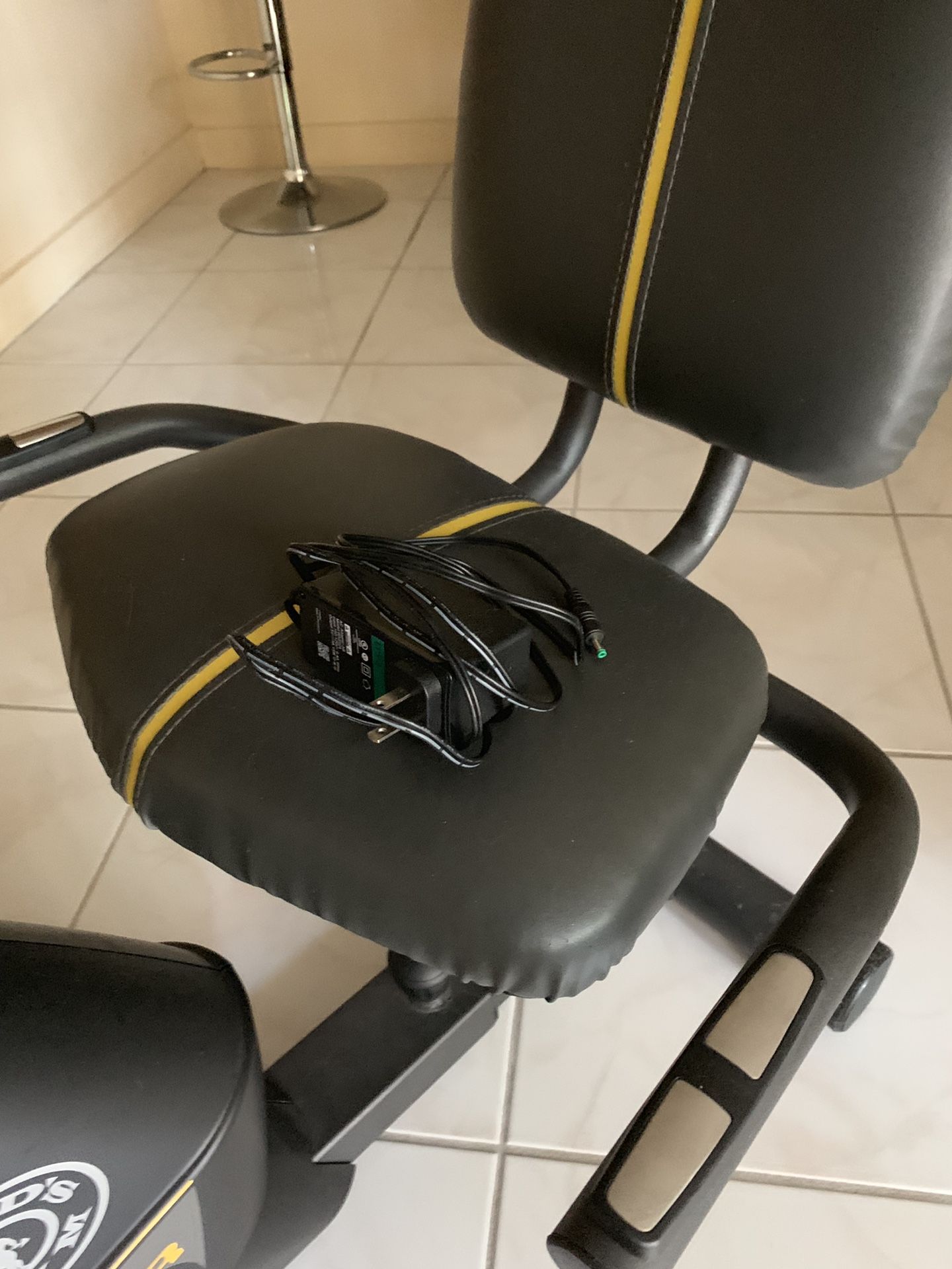 gold's gym 390r bike