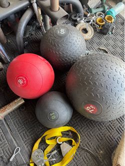 Medicine/slam balls weights 75lbs 40lbs 30lbs 10lbs singles 155lbs total