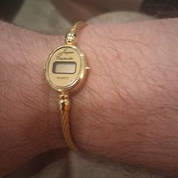 Quartz  Wrist Watch $15 0b0