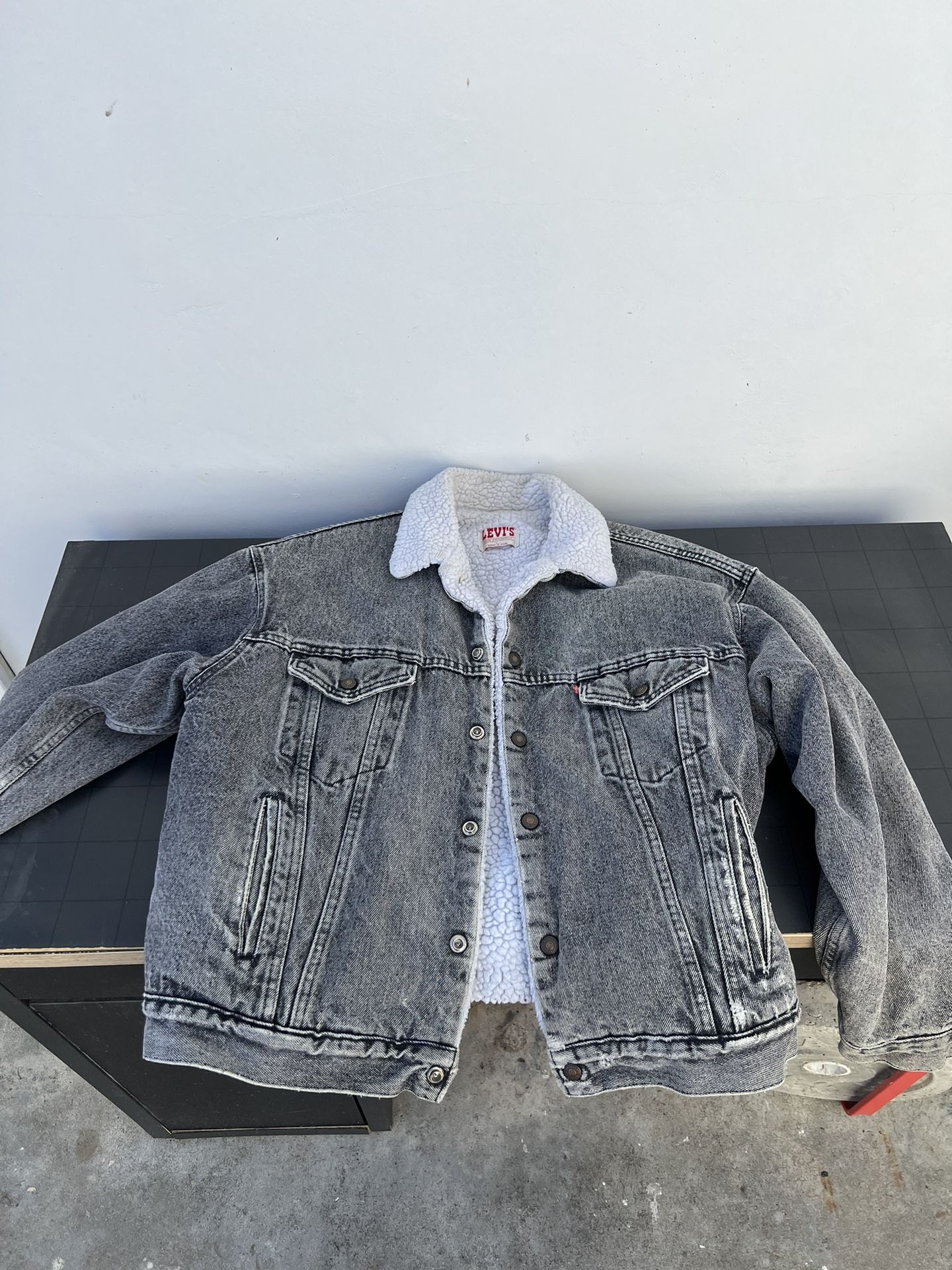 Vintage Levi’s Sherpa Lined Demin Jacket Sized Large