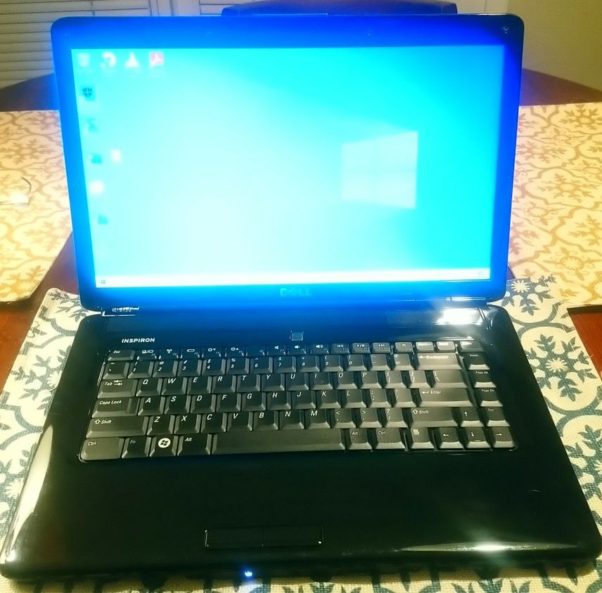 Blue Dell laptop - Win10 - Restored & Runs Great