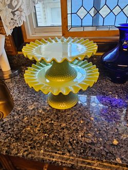 Ruffled, edge cake plates stackable Fenton?
