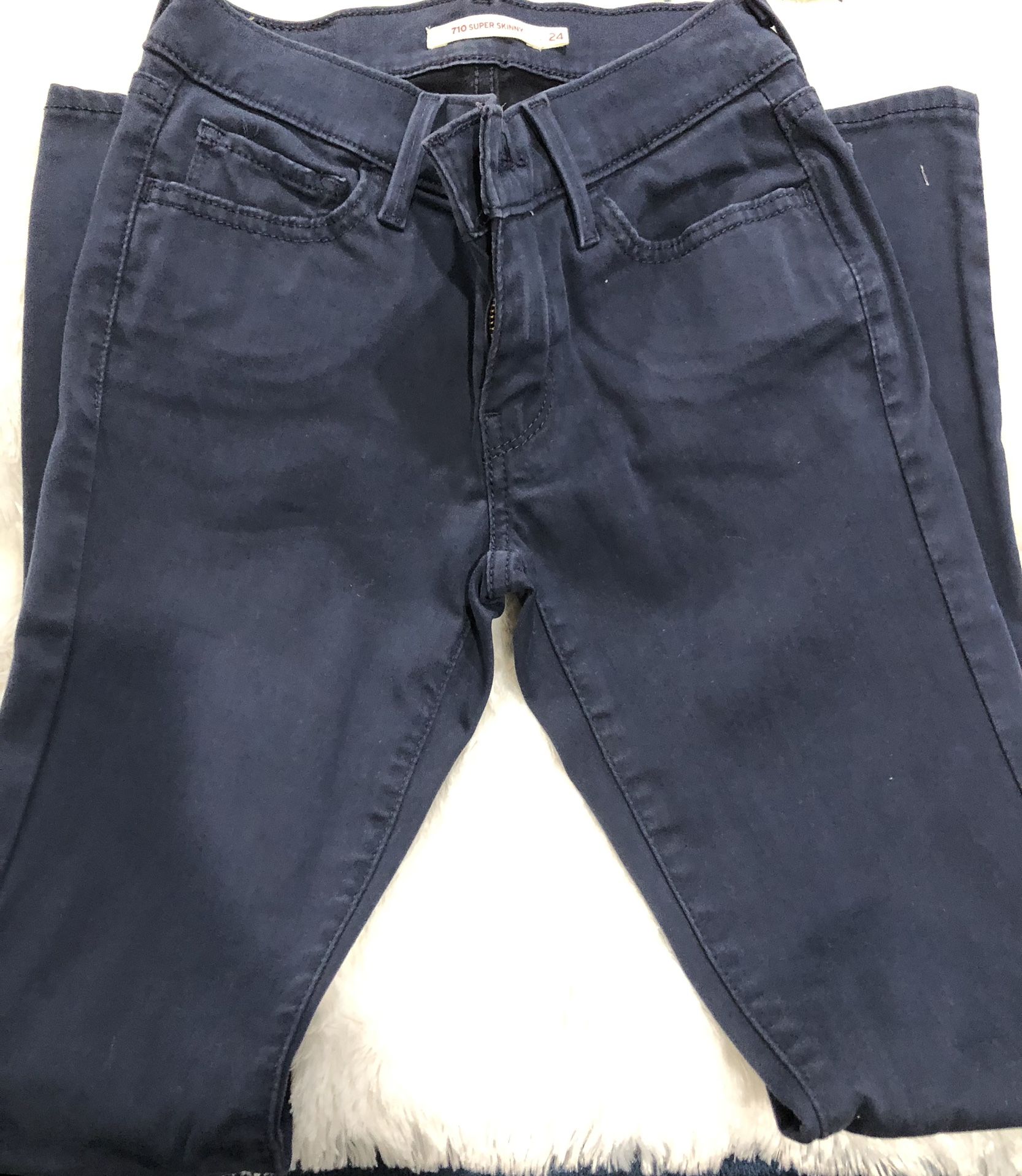 Levi’s 710 Super Skinny 