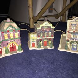 nice present 🎁 VINTAGE 1995 painted ceramic Trim A Home Light Up Christmas Village Bank Fire Station Post Office