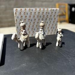 Precious Moments Figurines 