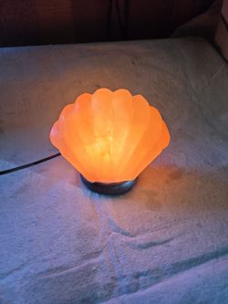 Salt lamp.