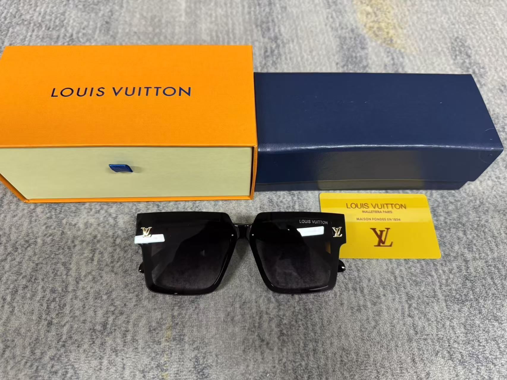 Louis Vuitton Shades