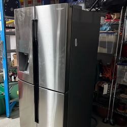 $500 Samsung Stainless Steel Refrigerator 