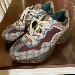 GUCCI MENS TENNIS SHOES SIZE 11 USED