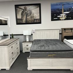 4PC Queen Bedroom Set 