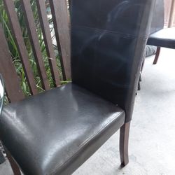 Dining Room Table With 3 Chairs 