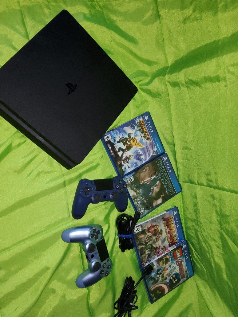 Clean And Quiet..PS4 WITH 2 CONTROLLERS AND 4 GAMES,,ALL WIRES $200