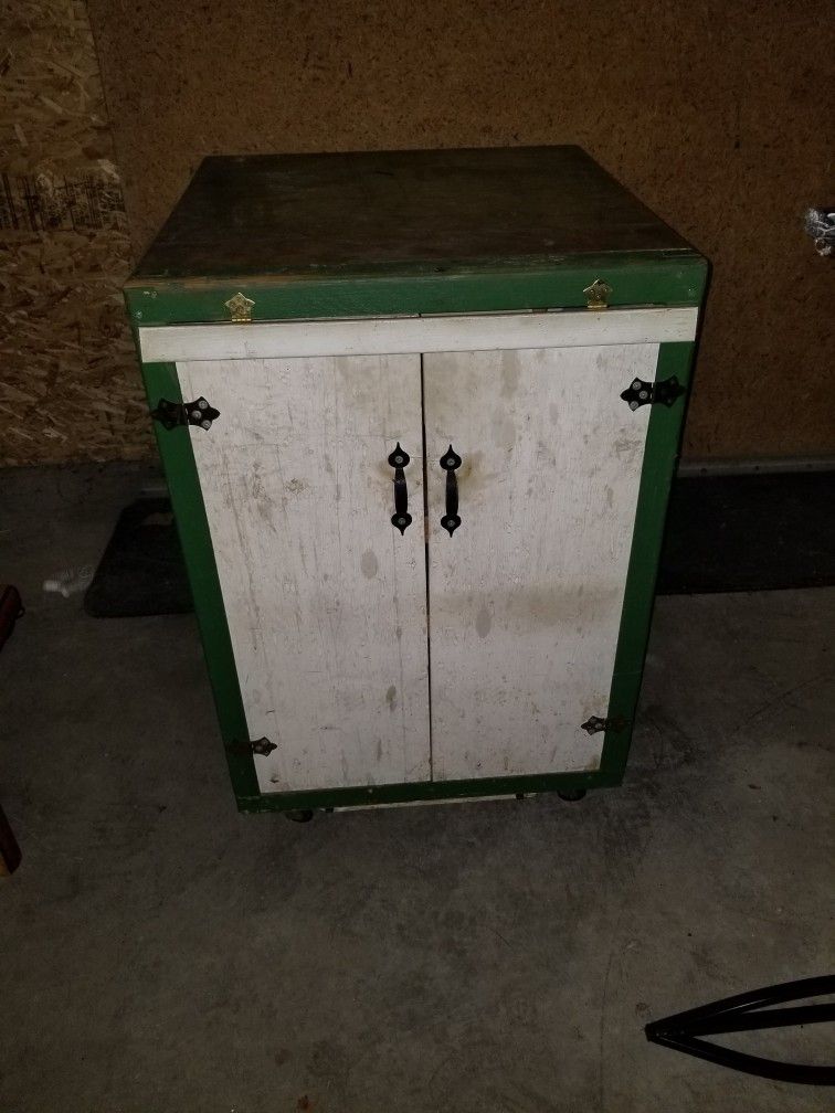Awsome Retro Pantry On Wheels Late 50s