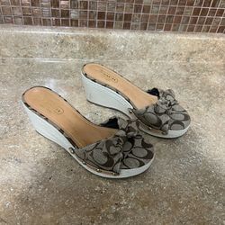 Coach Sandals Est 1941. Size 5.5