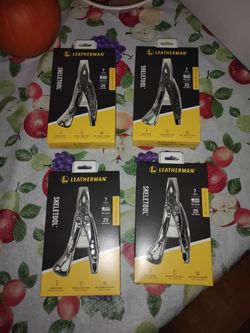 Leatherman Skeletool Multitool – Lot of 4