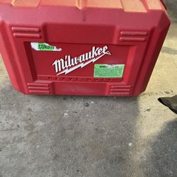 Milwaukee saw