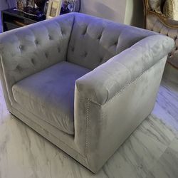 Luxurious Light Gray Velvet Tufted Chesterfield-Style Armchair-Comes With Legs!