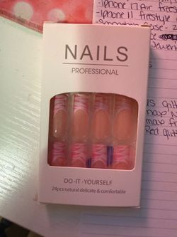 Press on nails