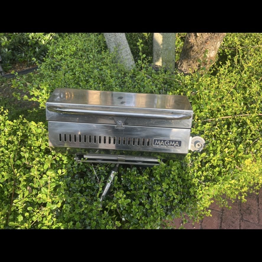 Magma Portable Marine Grill