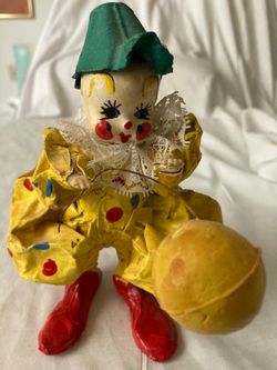 Clown figurines