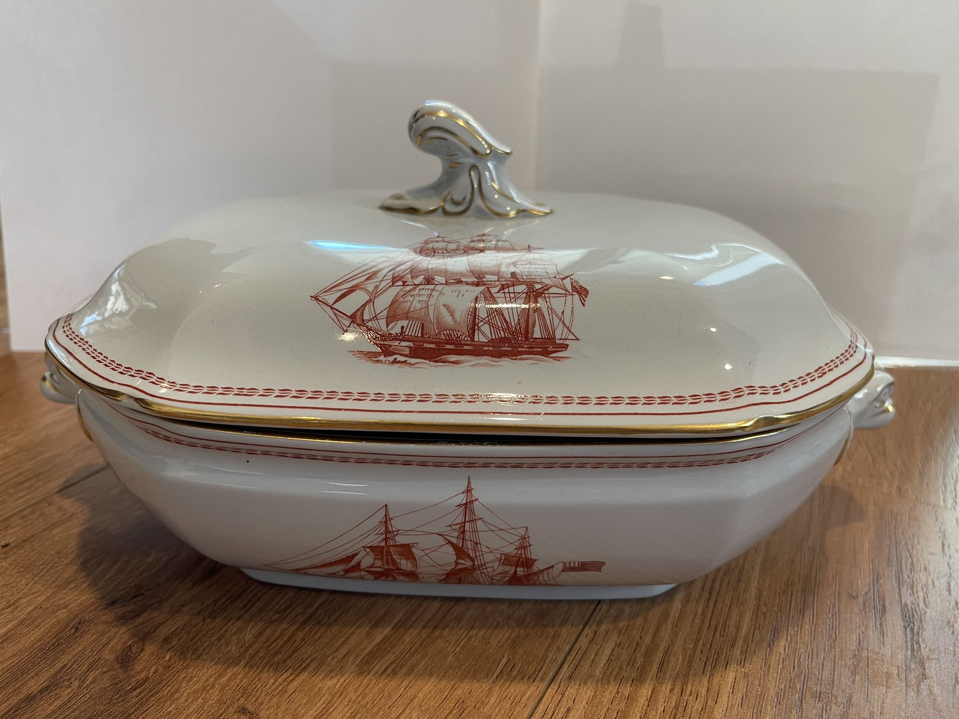 One (1) Spode - Trade Winds Red -Gold Edge – Oval Covered Vegetable Serving Bowl