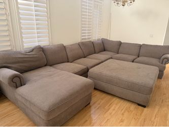 Large Gray Fabric Sectional Sofa with Ottoman