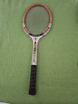 PANCHO GONZALES WOODEN SPALDING TENNIS RED RACKET