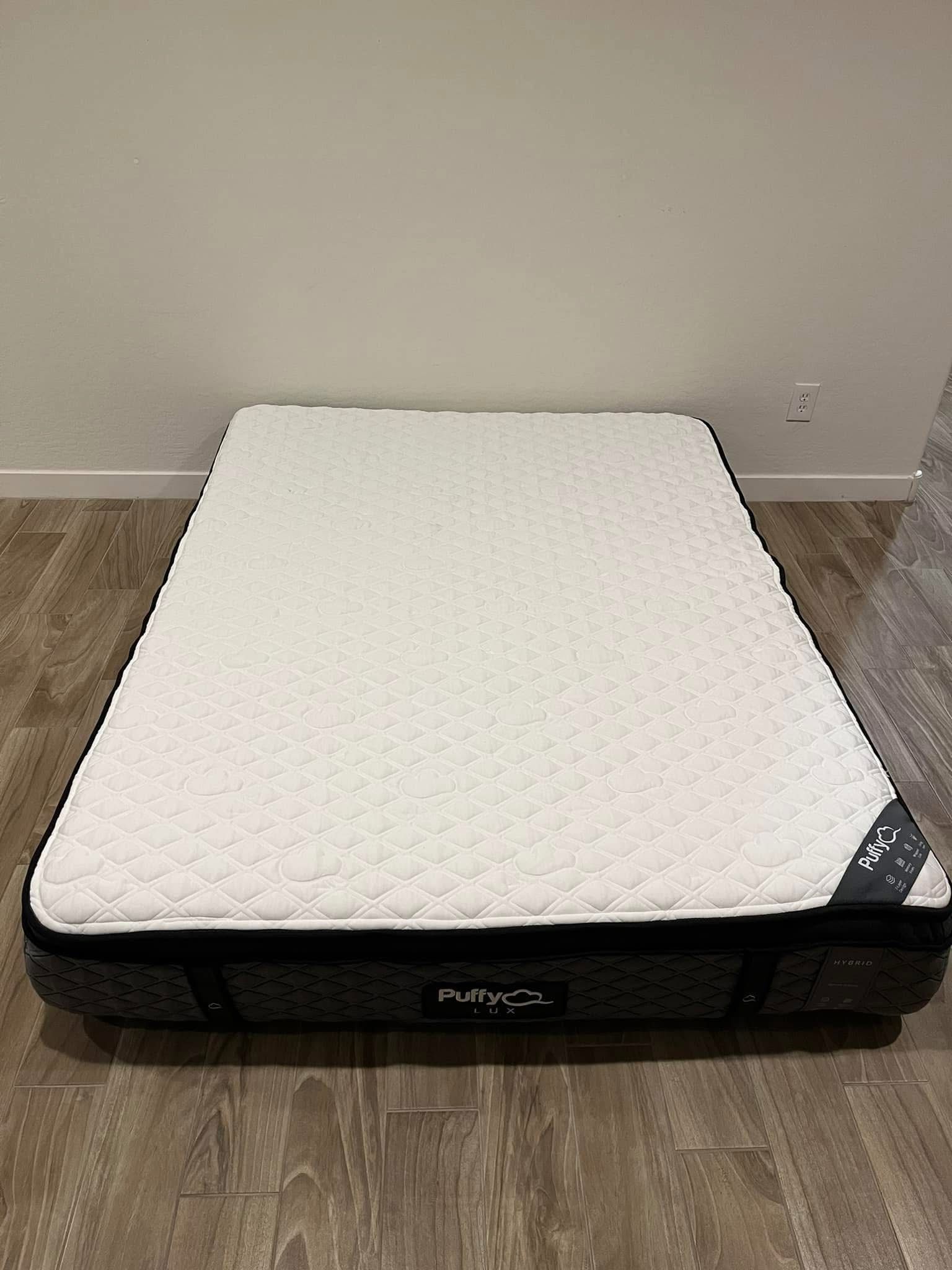 Puffy Lux Hybrid Queen Mattress ➕ Steel Foundation (sat in a spare room 1 week)