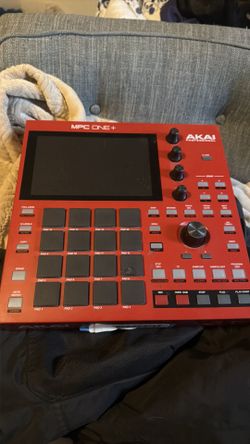 Akai professional MPC ONE + drum machine