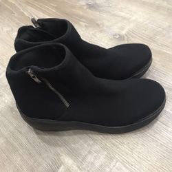 BZees Boots Zora Black Booties Side Zip Up Ankle Wedge Comfort Womens Size 10m