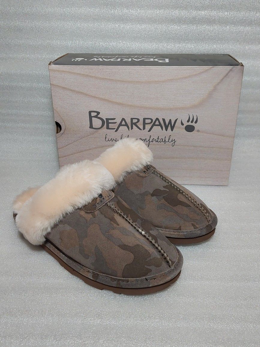 Bearpaw fur slippers. Size 10 women's shoes. Brand new in box. Like UGG 