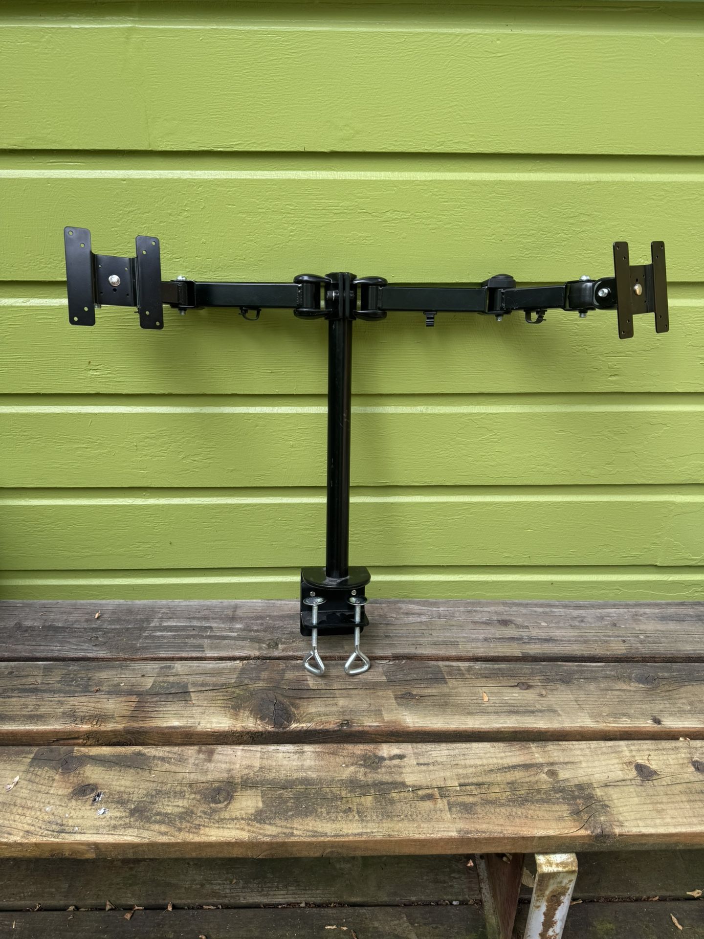 Dual Monitor Mount