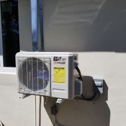 Mini Split (Air Conditioner)
