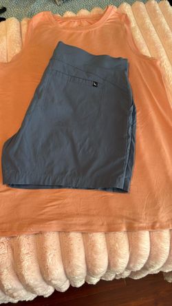 Women’s Short Set Size Large