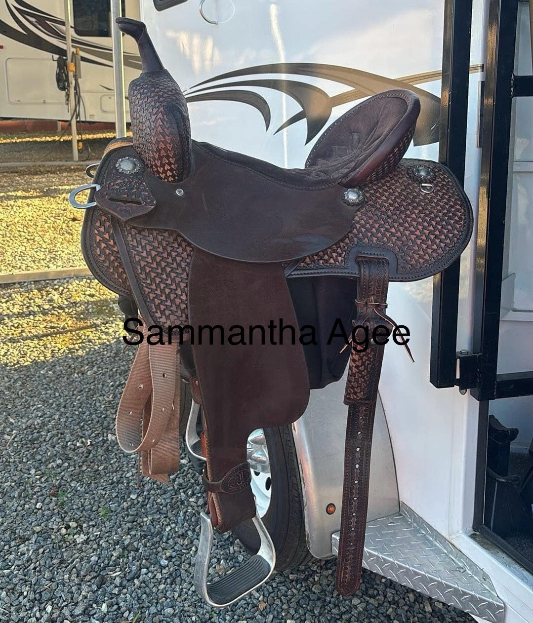Double J Barrel Saddle