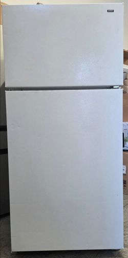 Refrigerator with Top Freezer