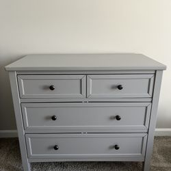 Kids Dresser with drawer stops