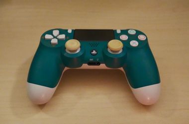 PS4 Alpine Green Controller