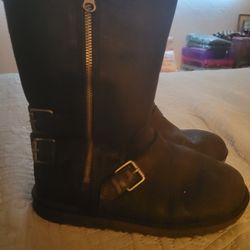 UGGS size 6