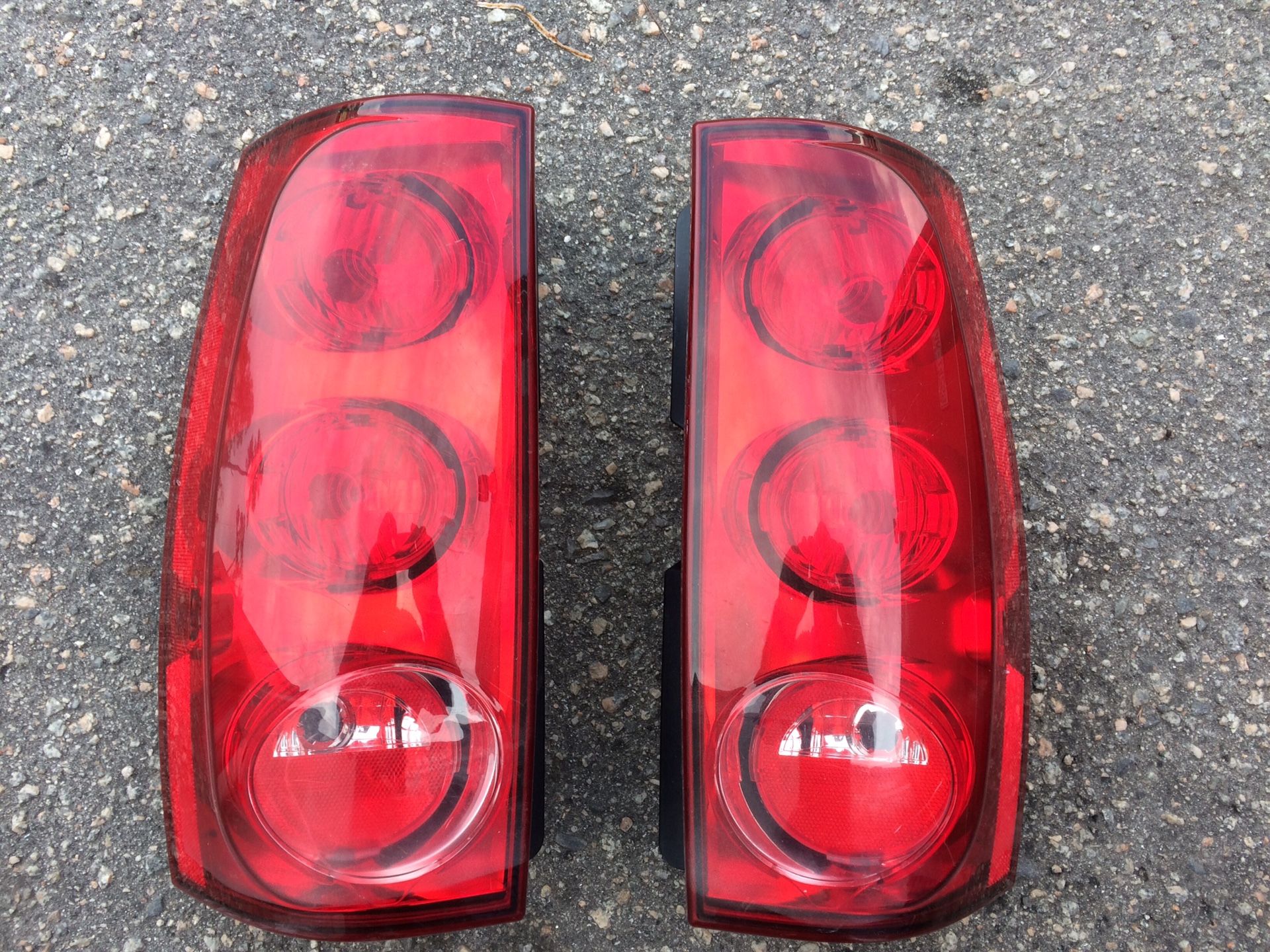 2007-2013 GMC Yukon Taillights